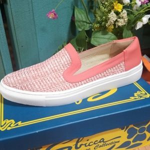 Size 9 Sbicca coral slip ons